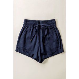 Linen type waistband shorts w adjustable string tie